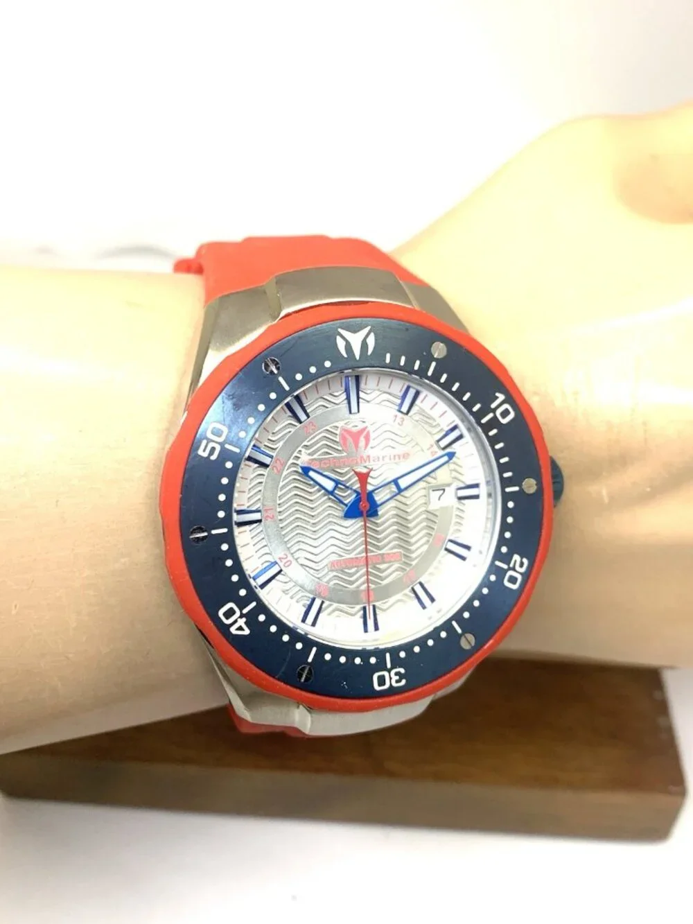 Technomarine Men's Watch TM-215090 Automatic Blue Bezel Red Rubber Strap 47mm